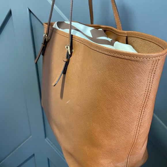 Michael Kors Tote Bag - Picture 6 of 14